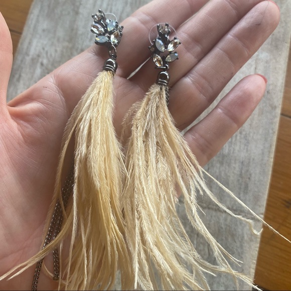 🪶 FP Ivory Feather Boho Earrings🪶 - Picture 6 of 6